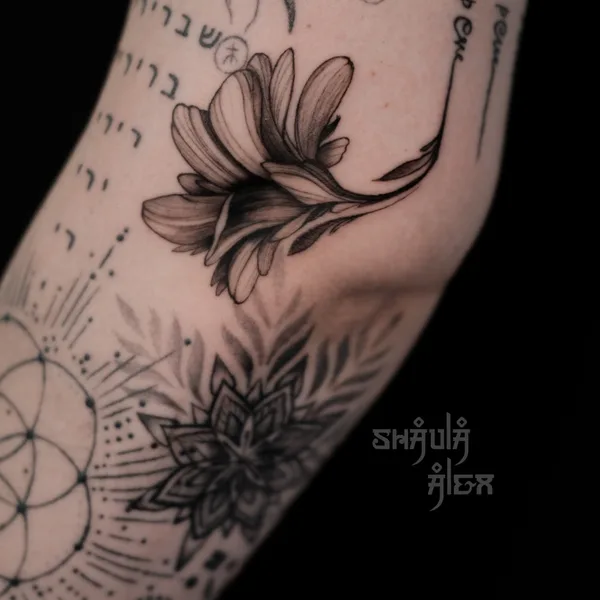 Graphic tattoo by Alex Shaula in Ростов-на-Дону