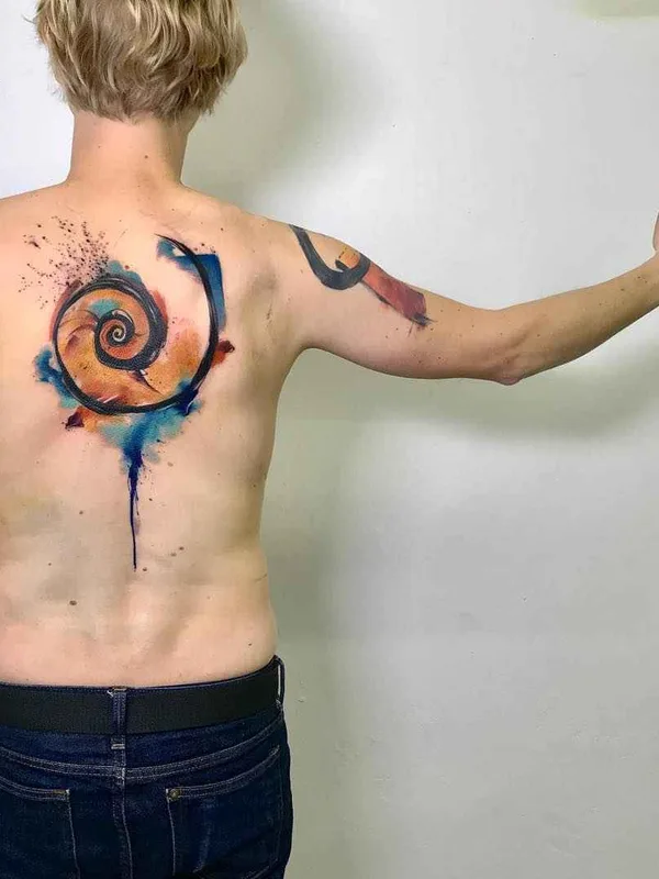 color abstract tatouage sur upper back #15868 | Artiste tatoueur Emrah de Lausbub