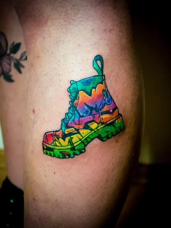 color illustrative tatuaje en calf #73171 | Tatuador Kate Perets