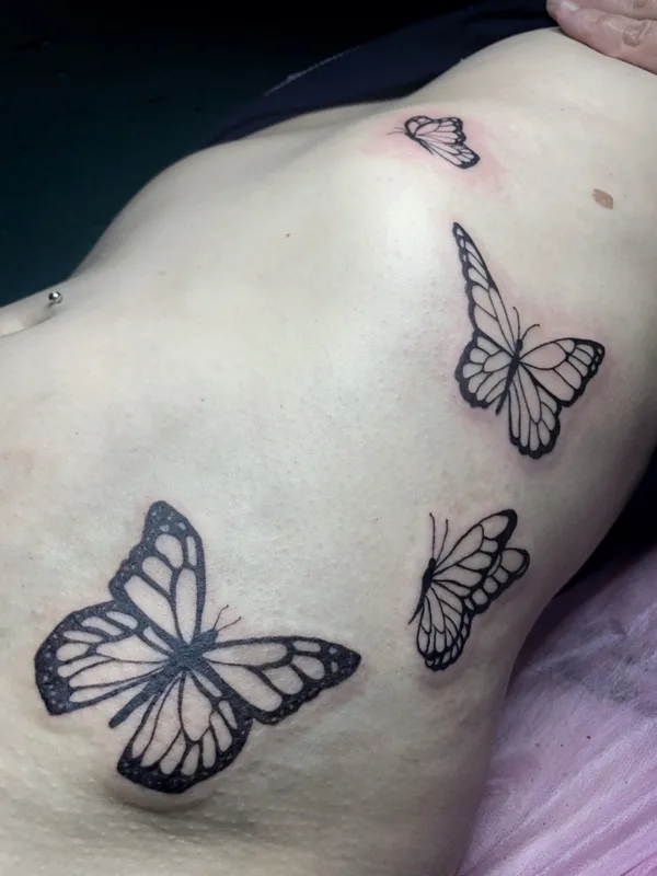female black linework татуировка на ribcage #74034 | Тату мастер Тарасенко Екатерина 