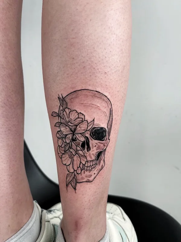 black and grey blackwork татуировка на calf #74041 | Тату мастер Тарасенко Екатерина 
