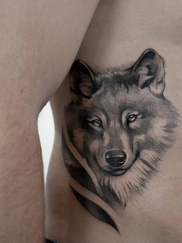 black and grey realism татуировка на ribcage #33384 | Тату мастер Elizaveta Omicheva