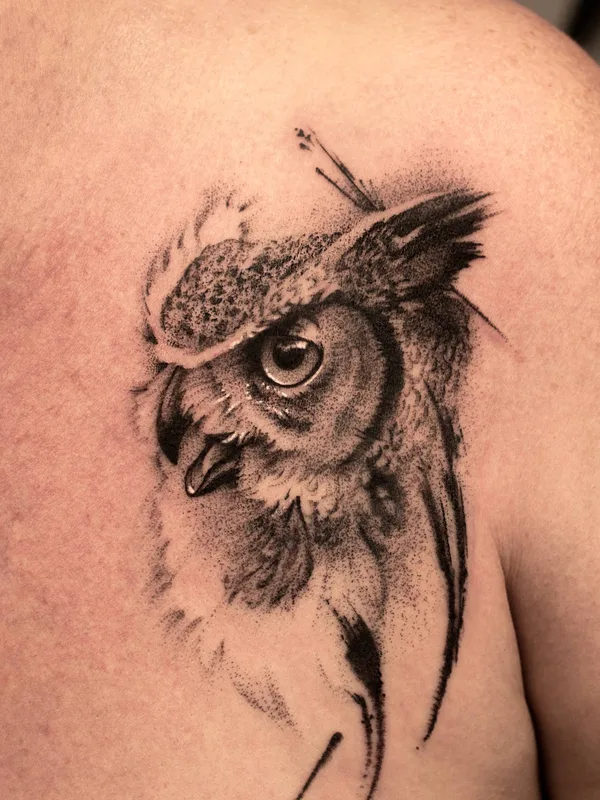 black and grey blackwork татуировка на shoulder #33393 | Тату мастер Elizaveta Omicheva