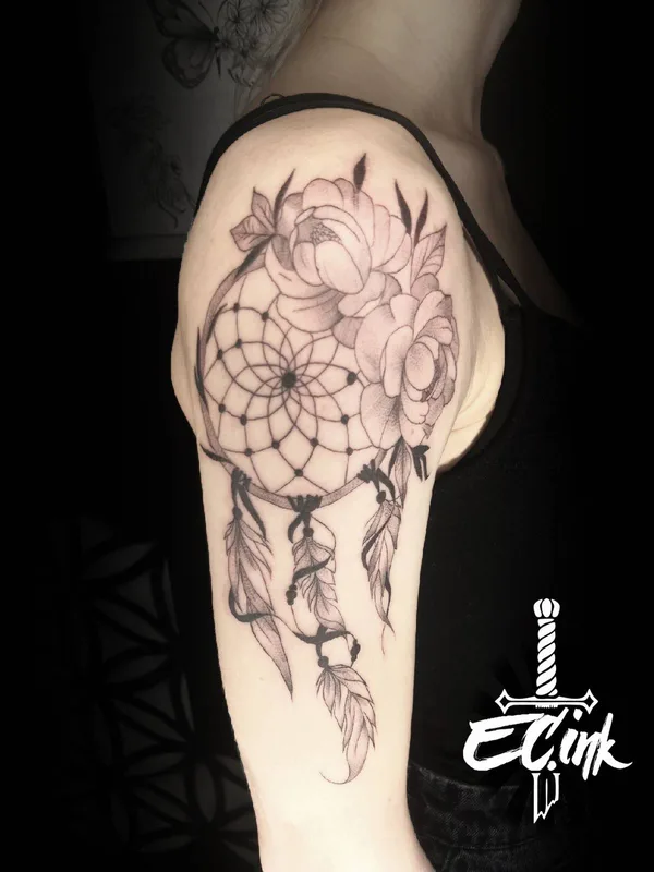 female black and grey black and grey татуировка на shoulder #33420 | Тату мастер Анна EC