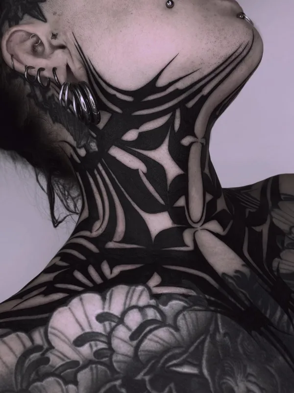 black blackwork татуировка на neck #75426 | Тату мастер Bastian Blau