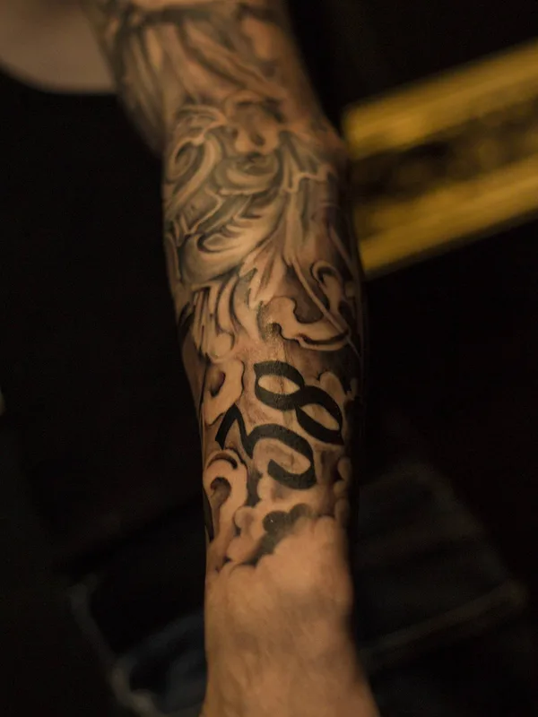 black and grey black and grey татуировка на forearm #34129 | Тату мастер Artemy Gordian