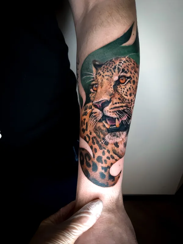 color realism Tatuaggio su forearm #38183 | Tatuatore Лена Штарк 