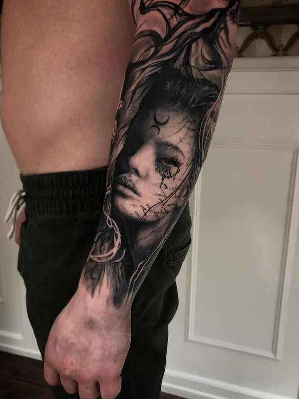 black and grey realism tatuaje en full sleeve #17483 | Tatuador Mark Wosgerau
