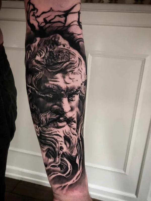 black and grey realism tatuaje en forearm #17482 | Tatuador Mark Wosgerau