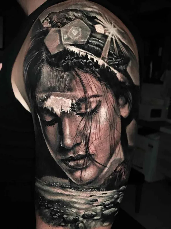 female black and grey realism Tatuaggio su shoulder #16713 | Tatuatore Damon Holleis
