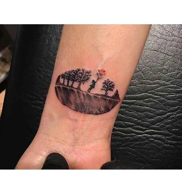 color illustrative tatuaje en wrist #149 | Tatuador Eva Krbdk
