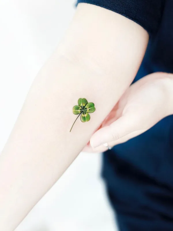 female color botanic, miniature татуировка на forearm #63476 | Тату мастер Foret tattoo