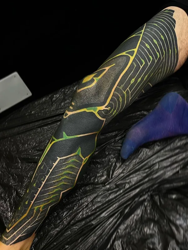 color blackwork tatuaje en full leg #63513 | Tatuador Wruce Bayne