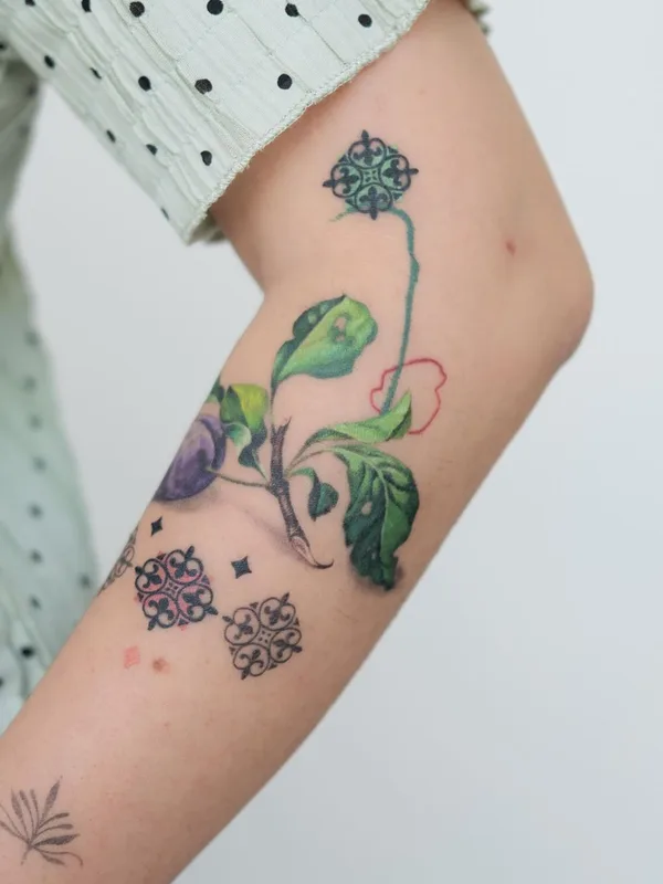female color illustrative татуировка на forearm #63546 | Тату мастер Noa Margalit