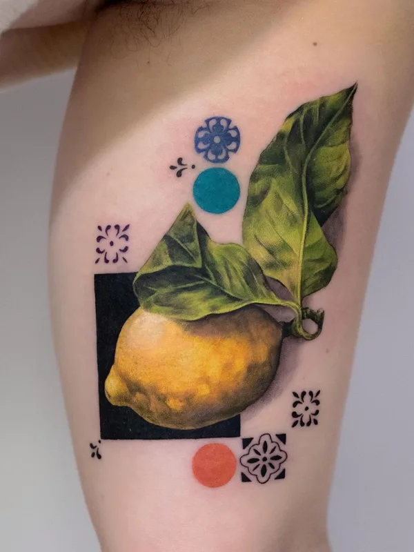 female color illustrative татуировка на leg #63545 | Тату мастер Noa Margalit
