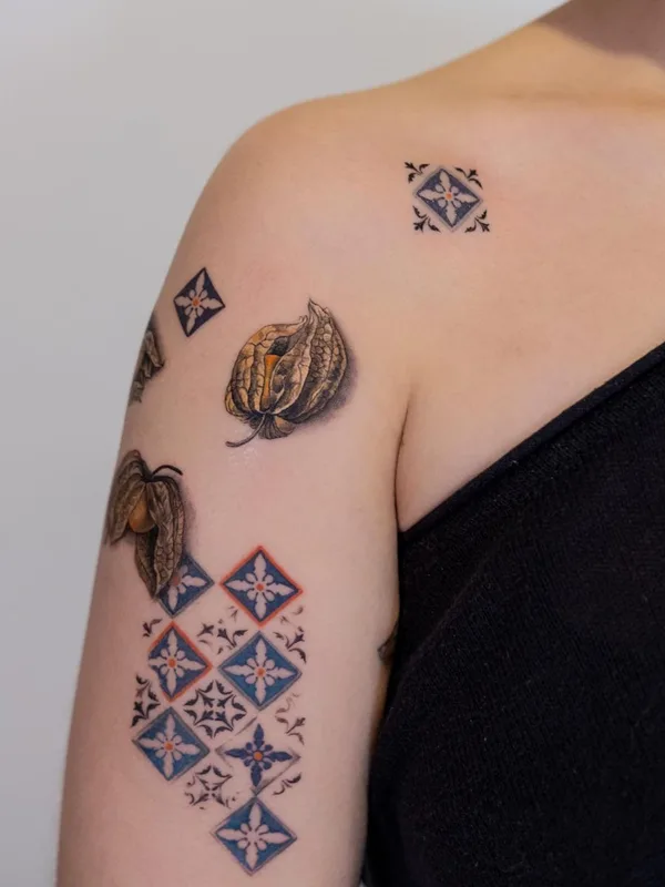 female color illustrative татуировка на shoulder #63549 | Тату мастер Noa Margalit