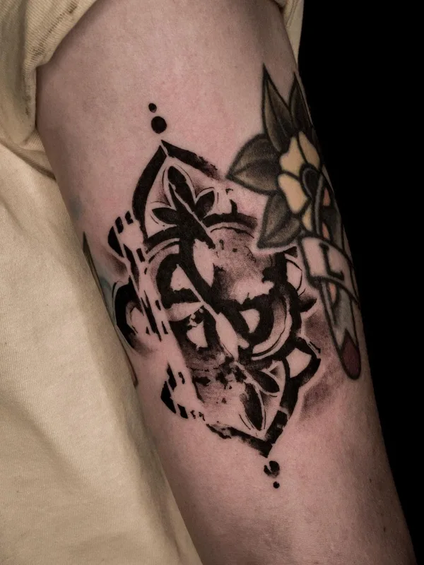 black and grey blackwork Tatuaggio su forearm #63560 | Tatuatore Антон Глухих