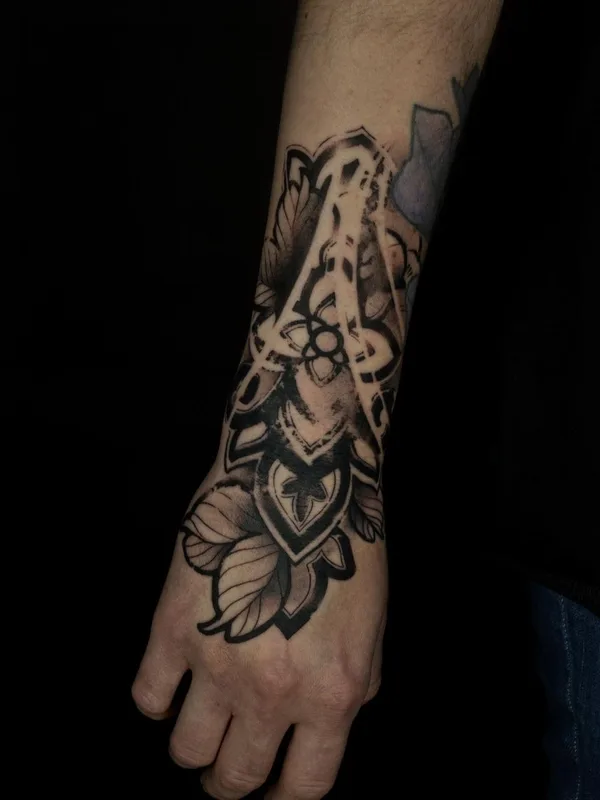black and grey ornamental Tatuaggio su forearm #63561 | Tatuatore Антон Глухих