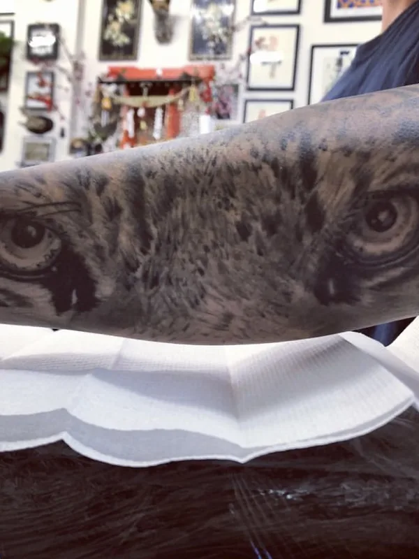 black and grey realism Tatuaggio su forearm #39132 | Tatuatore Bevan