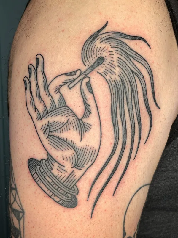 black and grey blackwork Tatuaggio su upper arm #55750 | Tatuatore Alisa Bugashova