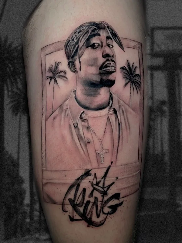 black and grey realism Tatuagem em thigh #71647 | Tatuador Fabian Hellberg