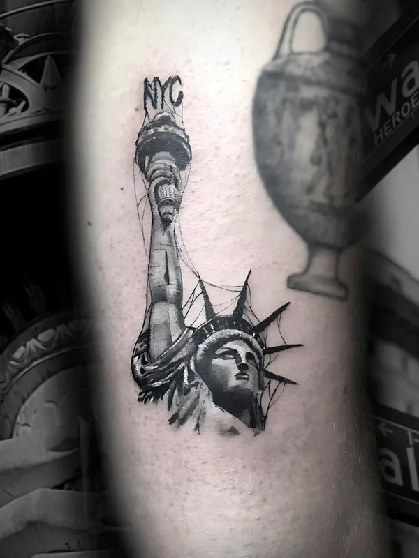 black and grey black and grey Tatuagem em forearm #71650 | Tatuador Fabian Hellberg