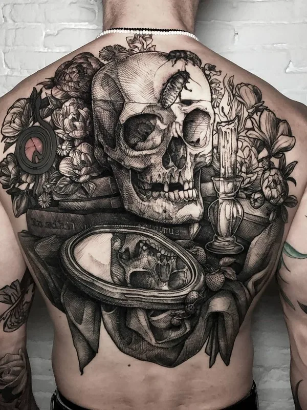 male black and grey blackwork tatouage sur full back #41570 | Artiste tatoueur doskaladas