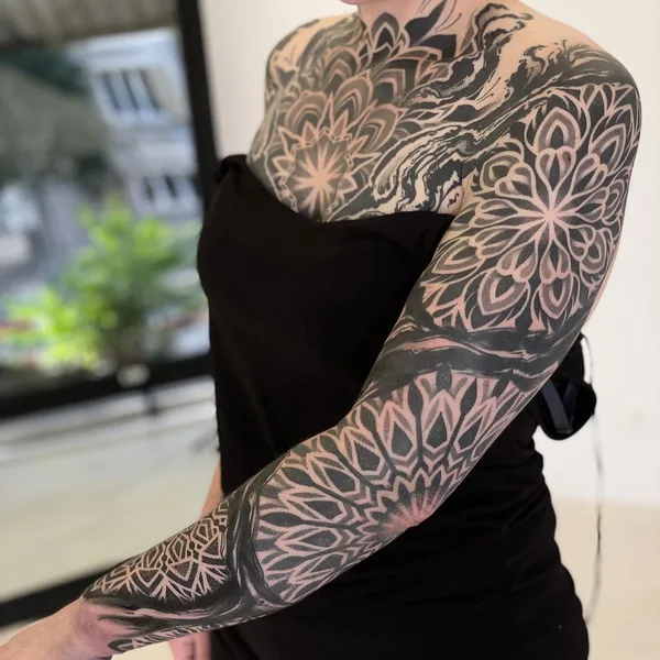 Ornamental tattoo by Suttoos in Dublin