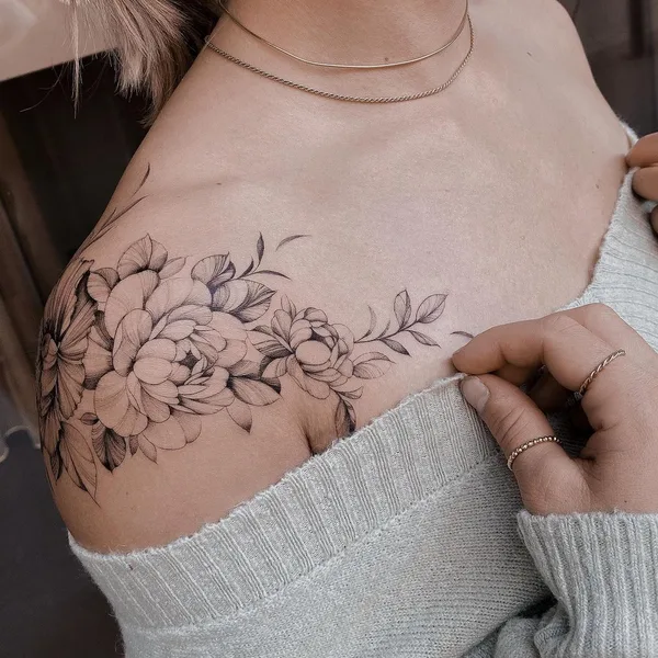 Feminine tattoo by Nicazky in Zürich