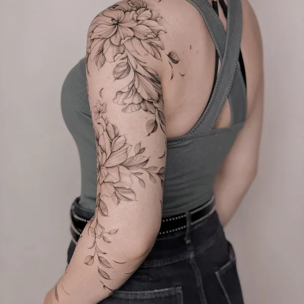Feminine tattoo by Nicazky in Zürich
