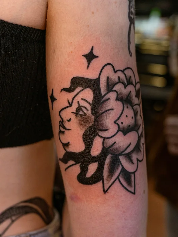 black and grey blackwork Tatuaggio su forearm #73194 | Tatuatore Toni PNW