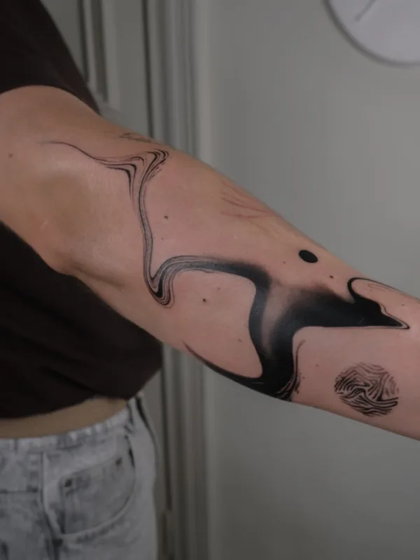 black abstract татуировка на forearm #75460 | Тату мастер Vel Pokes