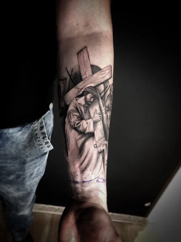 black and grey realism tattoo auf forearm #46175 | Tätowierer Евгений Гнётов