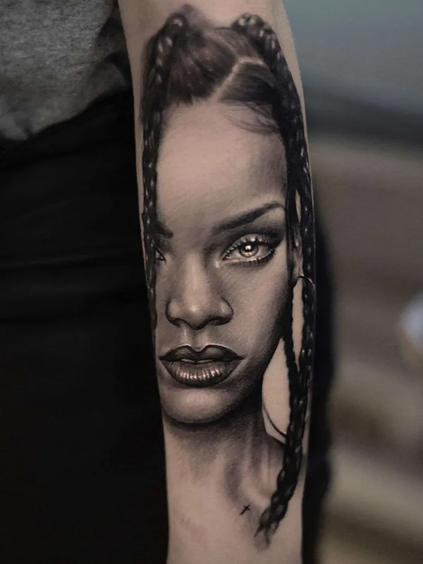 female black and grey portrait 타투 부위 forearm #22017 | 타투이스트 Coreh Lopez