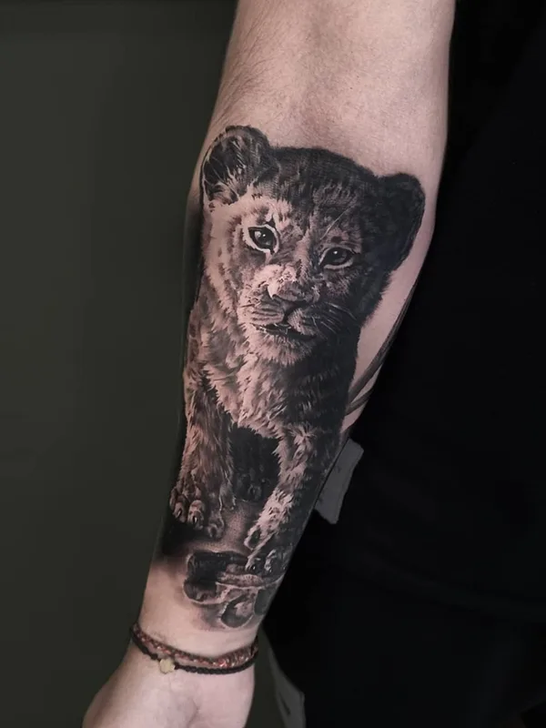 black and grey realism Tatuaggio su forearm #52709 | Tatuatore Дарья Семёнова