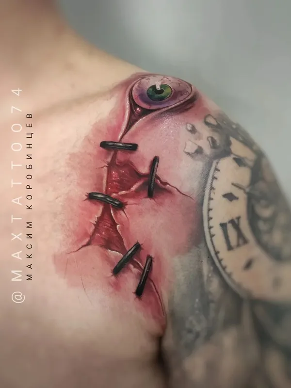 color realism tatouage sur shoulder #52773 | Artiste tatoueur Максим Коробинцев