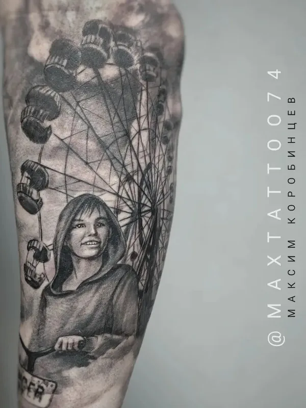 female black and grey realism tatouage sur forearm #52778 | Artiste tatoueur Максим Коробинцев