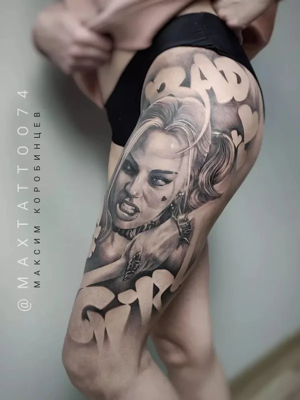 female black and grey realism tatouage sur thigh #52780 | Artiste tatoueur Максим Коробинцев