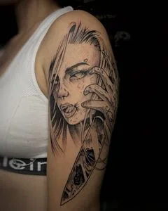 female black and grey black and grey Tatuaggio su upper arm #52824 | Tatuatore Игорь Пятых