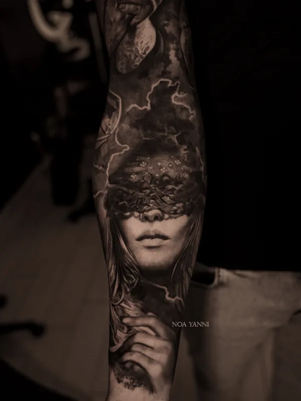 female black and grey realism tatuaje en full sleeve #68799 | Tatuador Noa Yanni