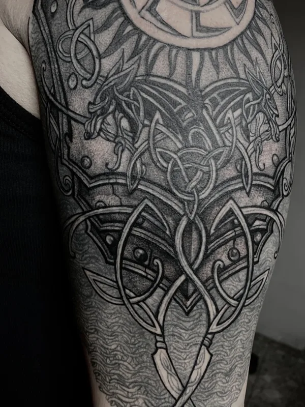 black and grey celtic Tatuagem em shoulder #68807 | Tatuador БОСС МОРОЗОВ
