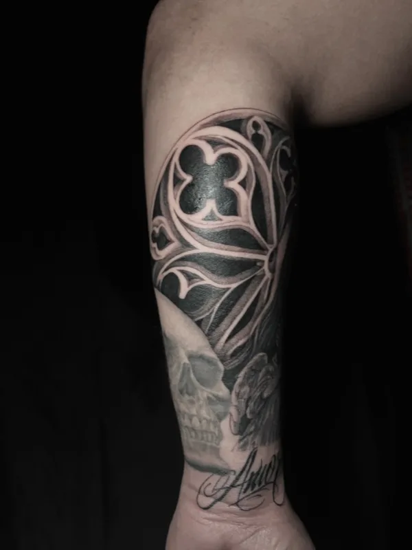 black and grey black and grey татуировка на forearm #71693 | Тату мастер Lauren Manners