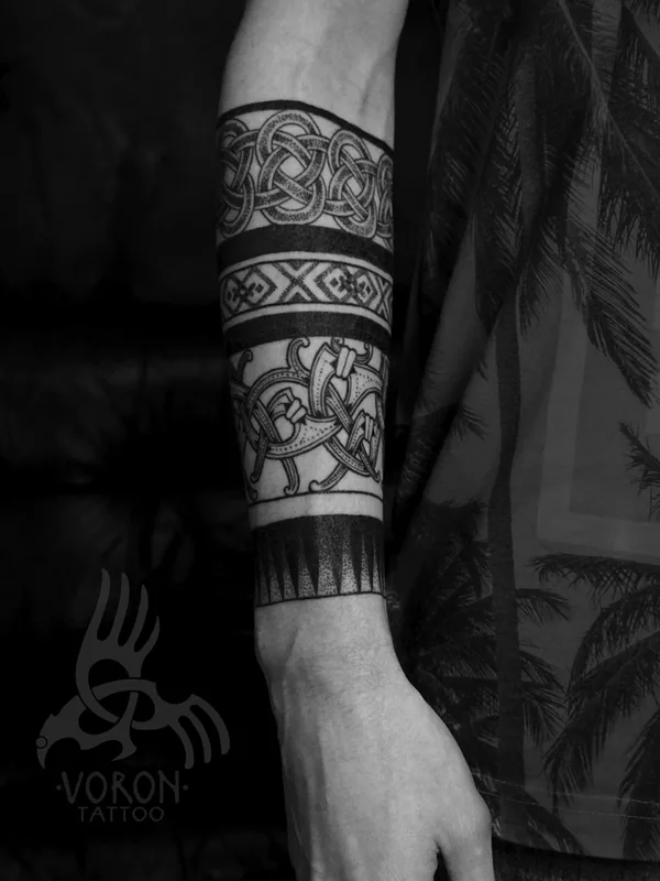 male black and grey celtic татуировка на forearm #72602 | Тату мастер Мари Мовган