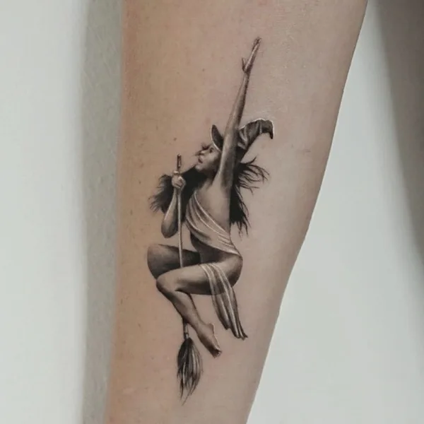 Minimalism tattoo by Irina Maklyakova