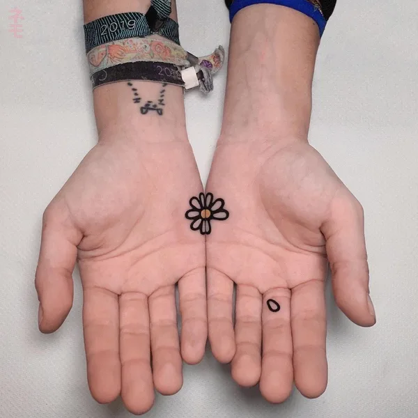Авторская tattoo by Flowersforyourhead in Firenze