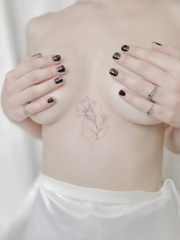 female black fineline tatouage sur sternum #43419 | Artiste tatoueur Dastin Gregorio