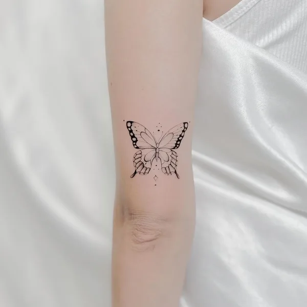 Fine Line tattoo by Dastin Gregorio in Riccione