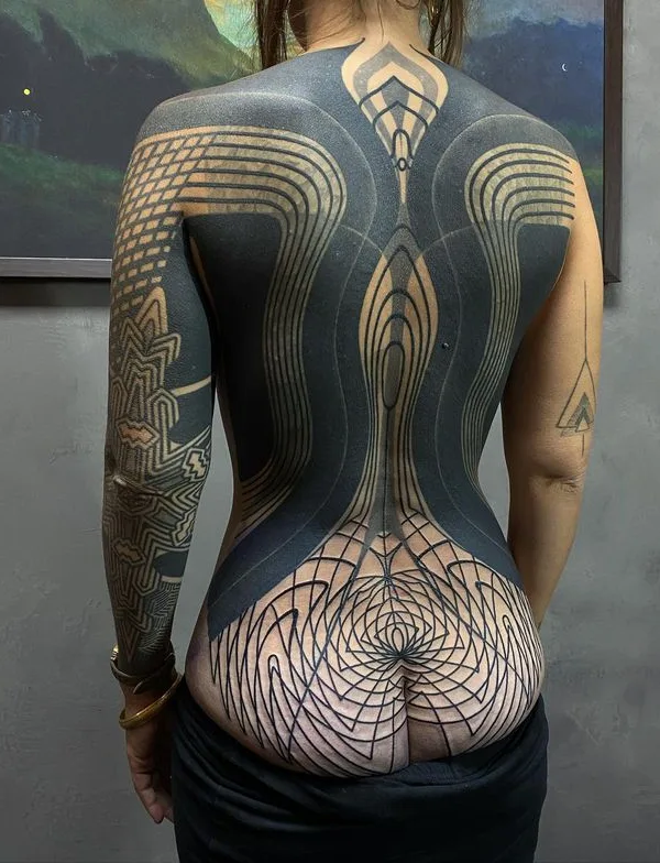 female black blackwork татуировка на full back #75523 | Тату мастер Stefan Halbwachs