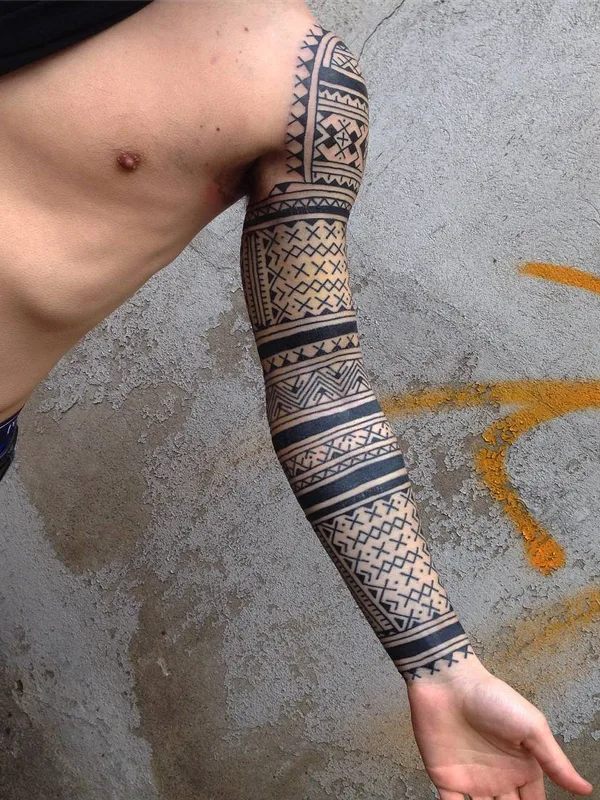 male black tribal tattoo auf full sleeve #23304 | Tätowierer Aivaras Lee