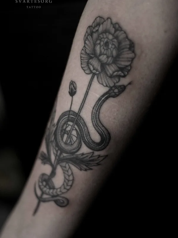 black and grey blackwork татуировка на forearm #27636 | Тату мастер Екатерина Барсукова